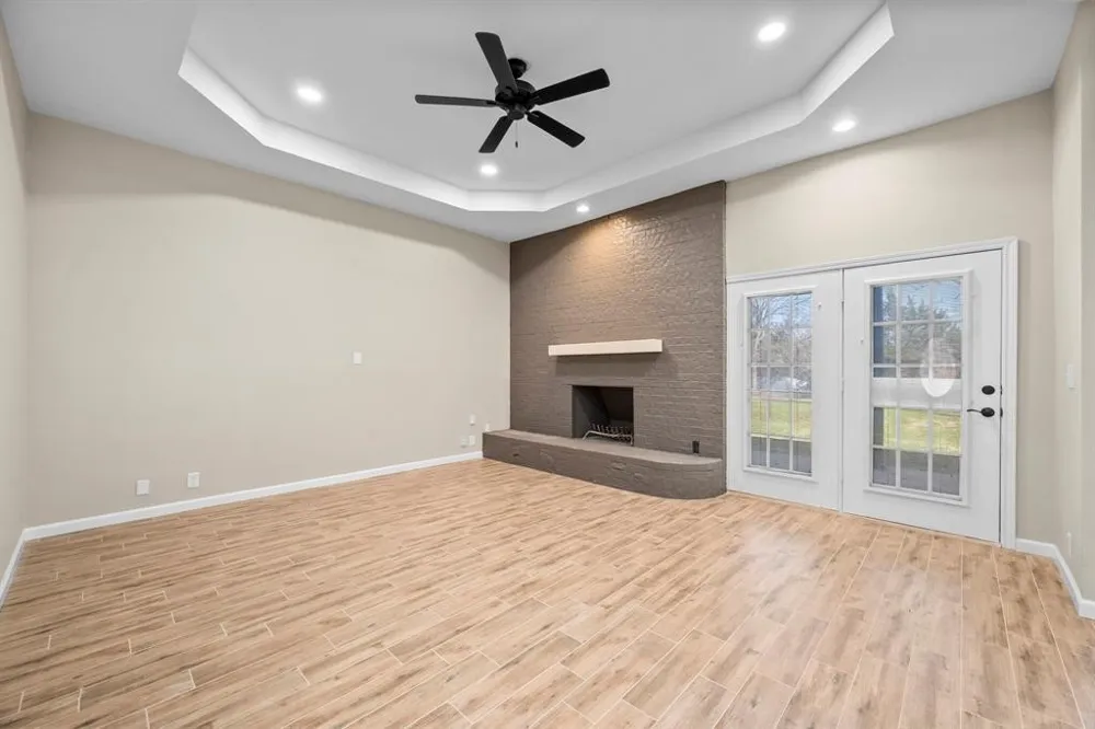 894 Tate Street Mansfield, TX 76063