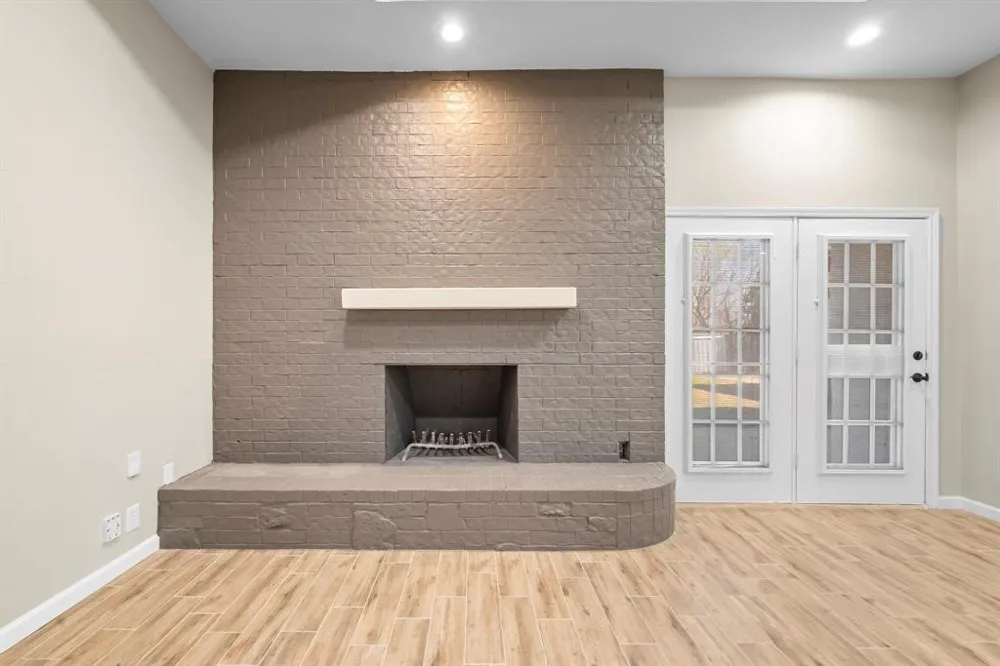 894 Tate Street Mansfield, TX 76063
