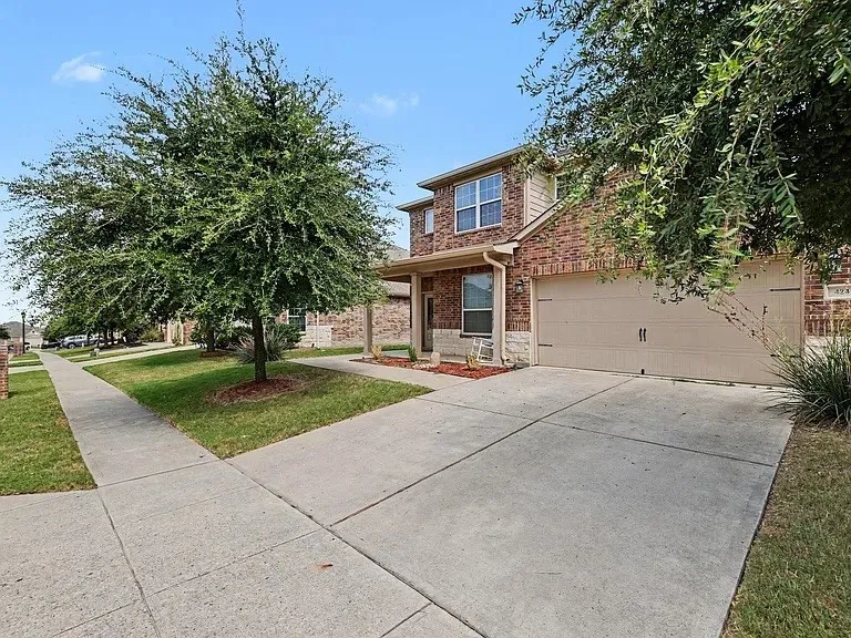 424 Winchester Drive Celina, TX 75009