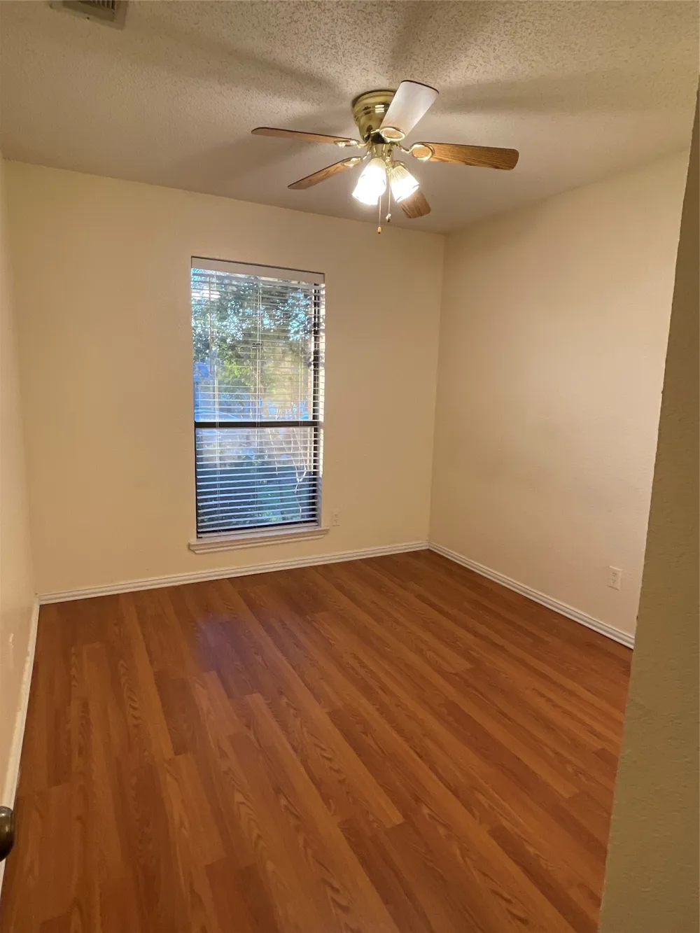 2000 Ann Avenue Carrollton, TX 75006
