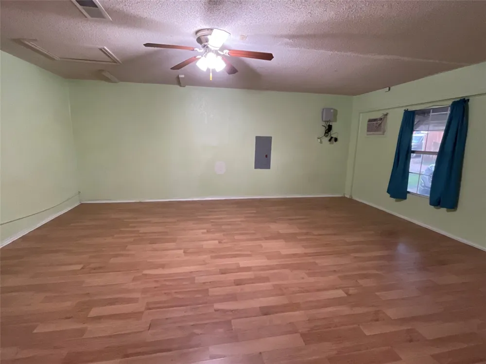 2000 Ann Avenue Carrollton, TX 75006