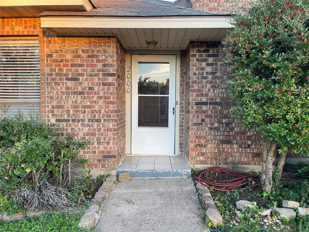 2000 Ann Avenue Carrollton, TX 75006