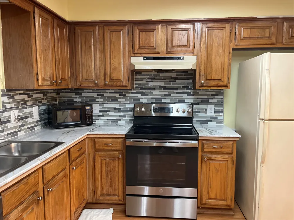 2000 Ann Avenue Carrollton, TX 75006