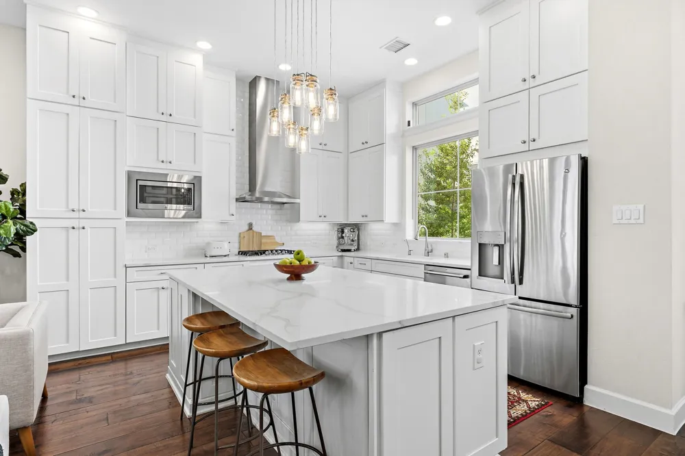763 Spanish Oaks Place Dallas, TX 75204