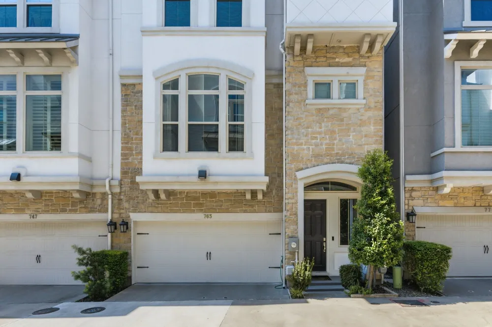 763 Spanish Oaks Place Dallas, TX 75204
