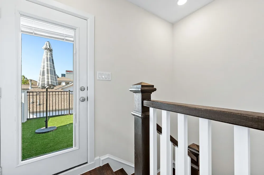 763 Spanish Oaks Place Dallas, TX 75204