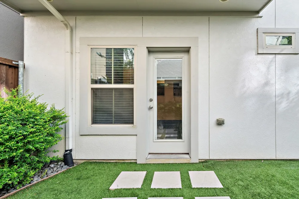 763 Spanish Oaks Place Dallas, TX 75204