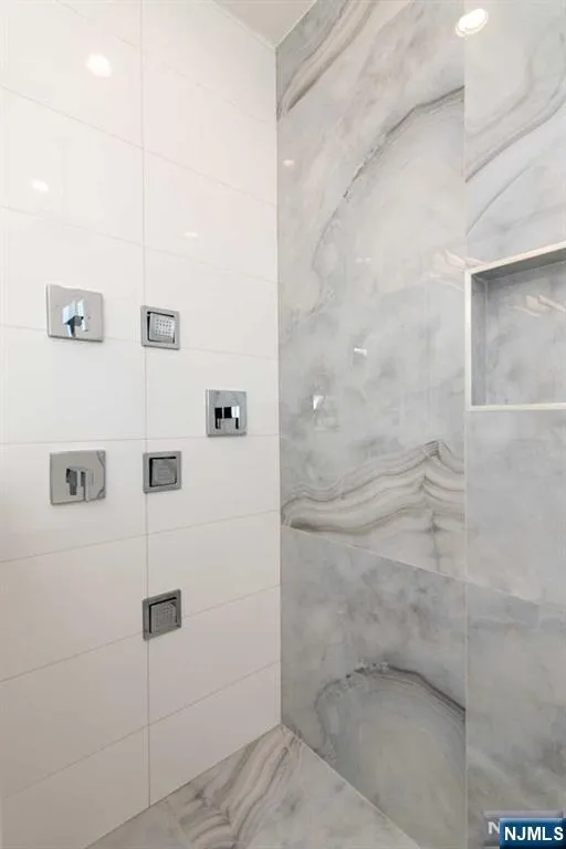 129 Rothwell Avenue Cliffside Park, NJ 07010