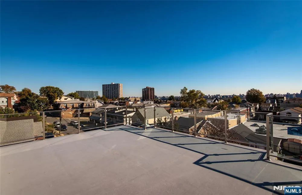 129 Rothwell Avenue Cliffside Park, NJ 07010