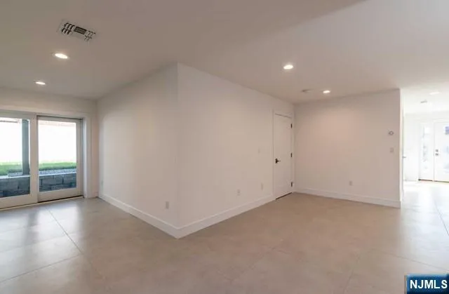 129 Rothwell Avenue Cliffside Park, NJ 07010