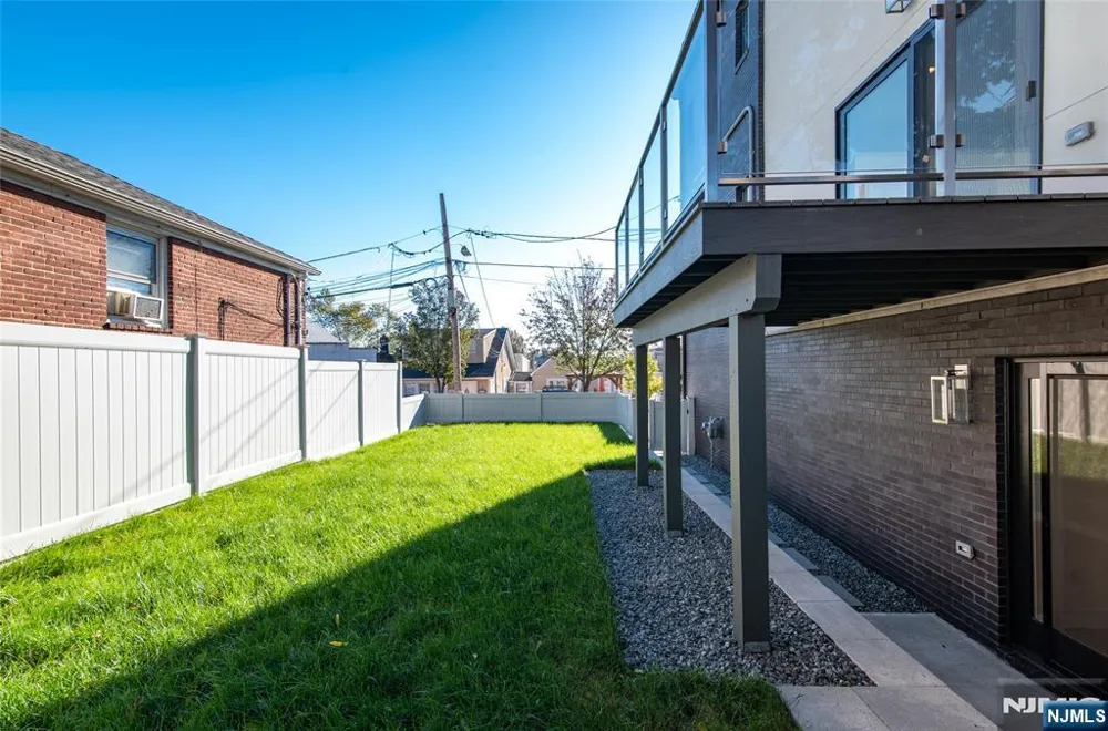 129 Rothwell Avenue Cliffside Park, NJ 07010
