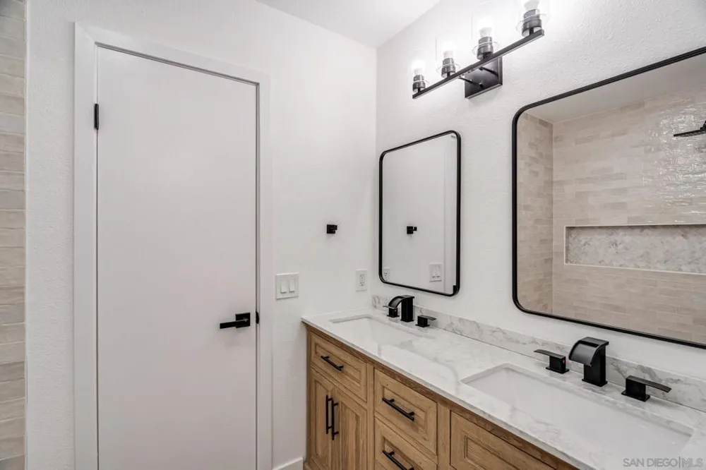 5800 Lake Murray Blvd #11 La Mesa, CA 91942