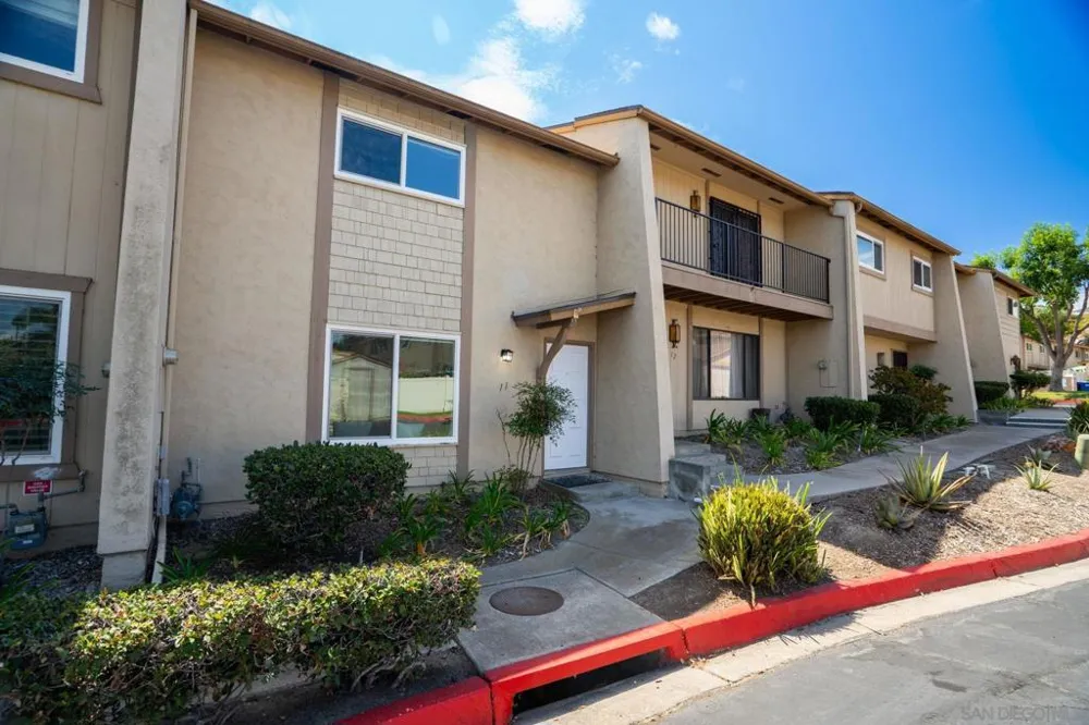 5800 Lake Murray Blvd #11 La Mesa, CA 91942