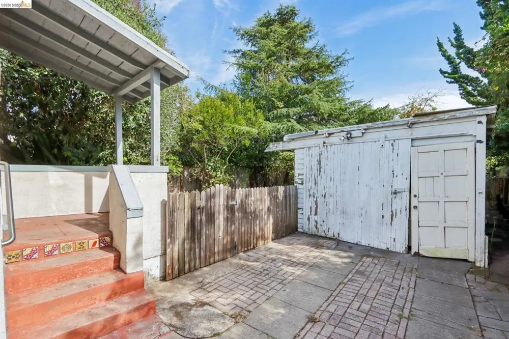 2144 Oregon St Berkeley, CA 94705