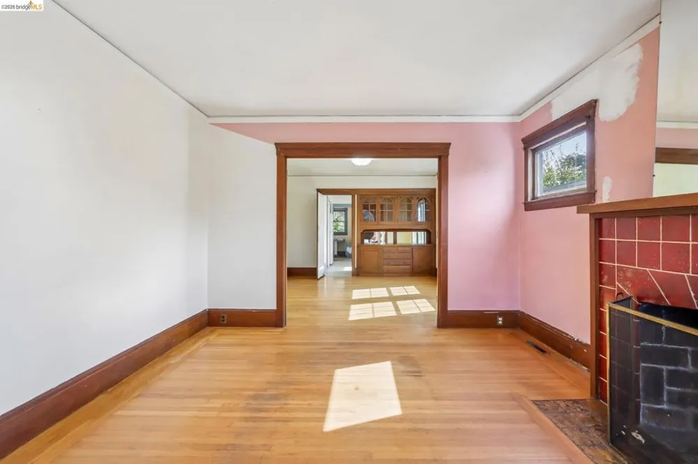 2144 Oregon St Berkeley, CA 94705