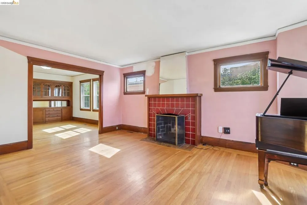 2144 Oregon St Berkeley, CA 94705