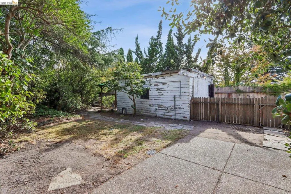 2144 Oregon St Berkeley, CA 94705