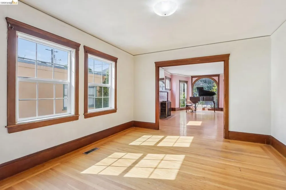 2144 Oregon St Berkeley, CA 94705