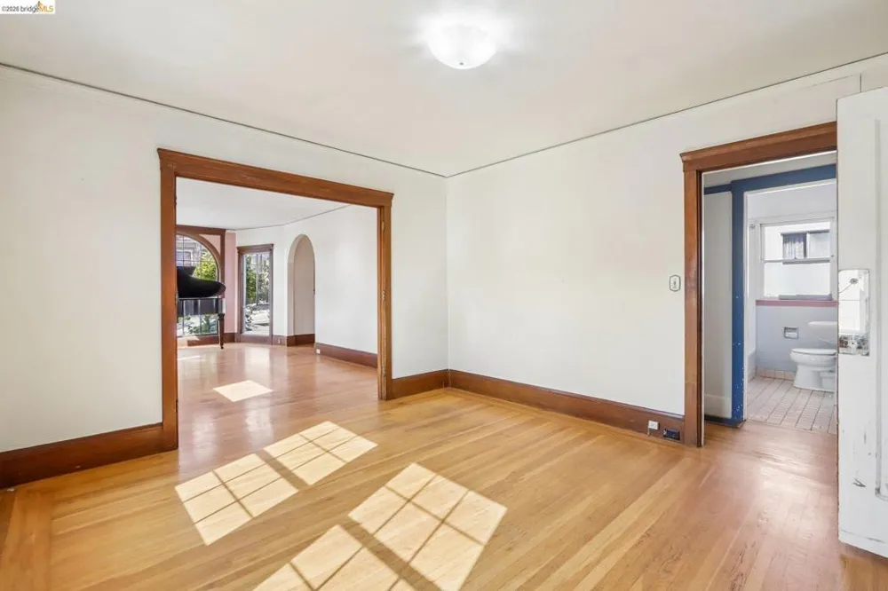 2144 Oregon St Berkeley, CA 94705