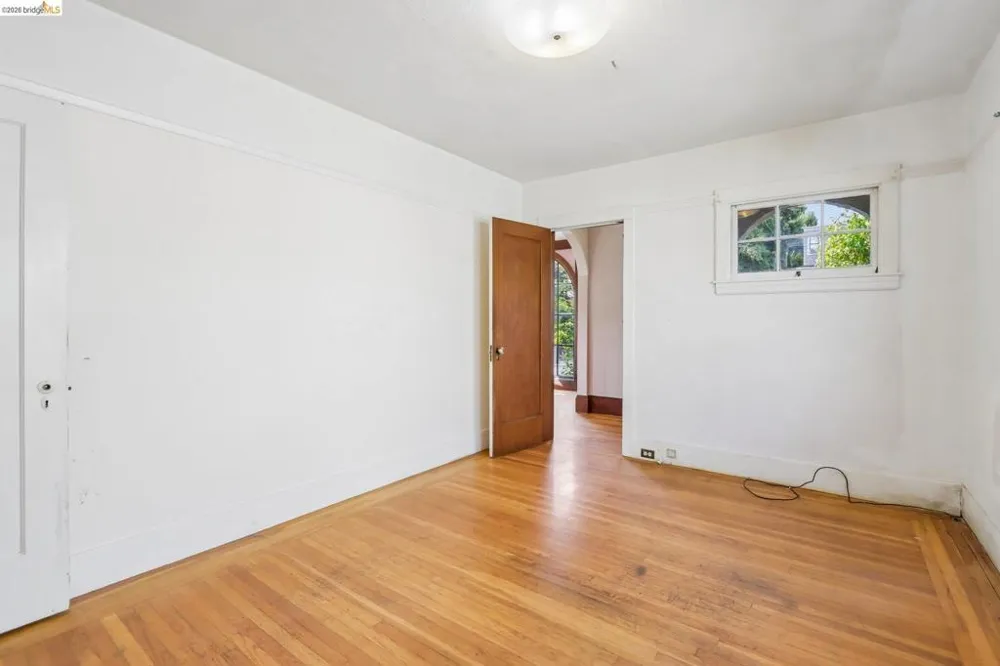 2144 Oregon St Berkeley, CA 94705