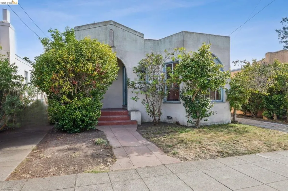 2144 Oregon St Berkeley, CA 94705