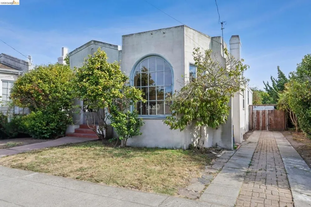 2144 Oregon St Berkeley, CA 94705