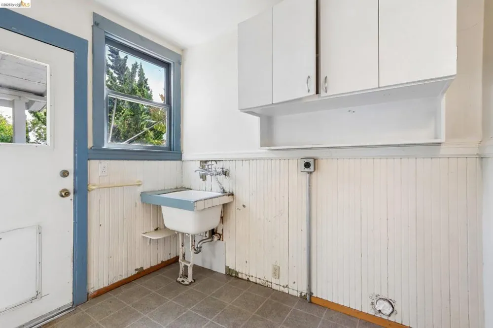 2144 Oregon St Berkeley, CA 94705