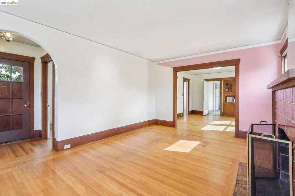 2144 Oregon St Berkeley, CA 94705