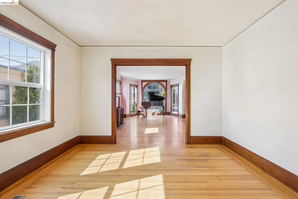 2144 Oregon St Berkeley, CA 94705