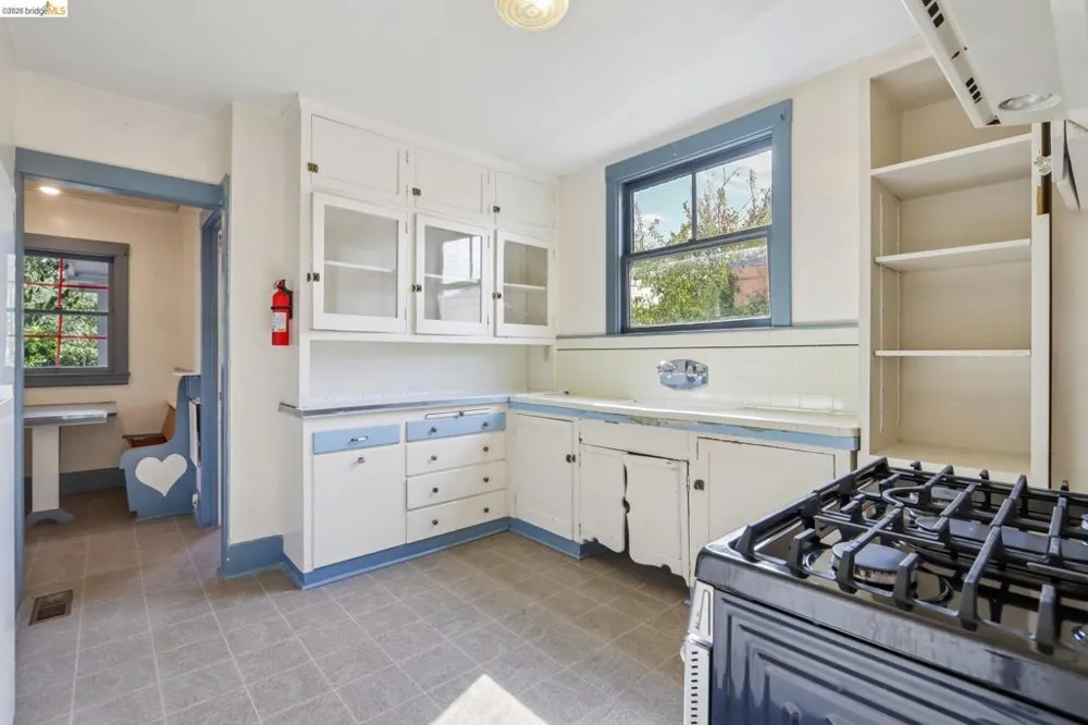 2144 Oregon St Berkeley, CA 94705