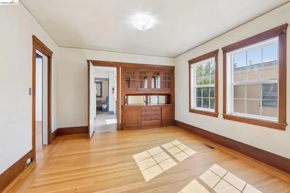 2144 Oregon St Berkeley, CA 94705