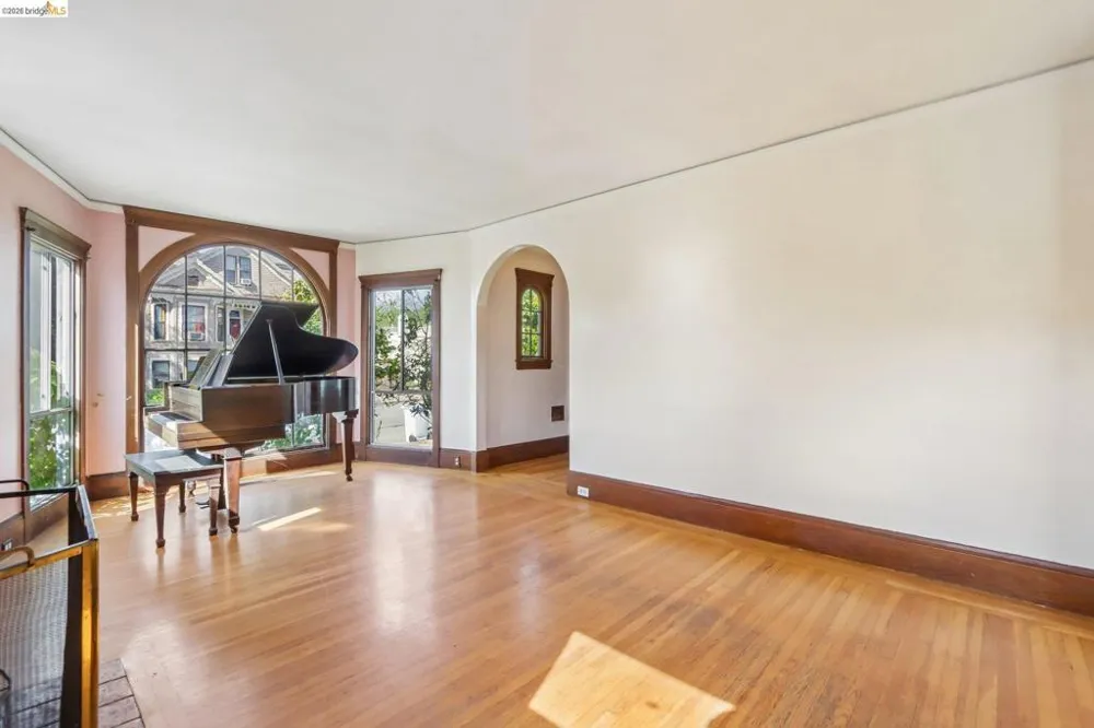 2144 Oregon St Berkeley, CA 94705