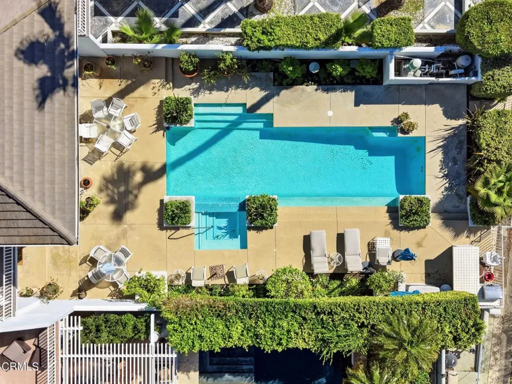 2317 Canyonback Road Los Angeles, CA 90049
