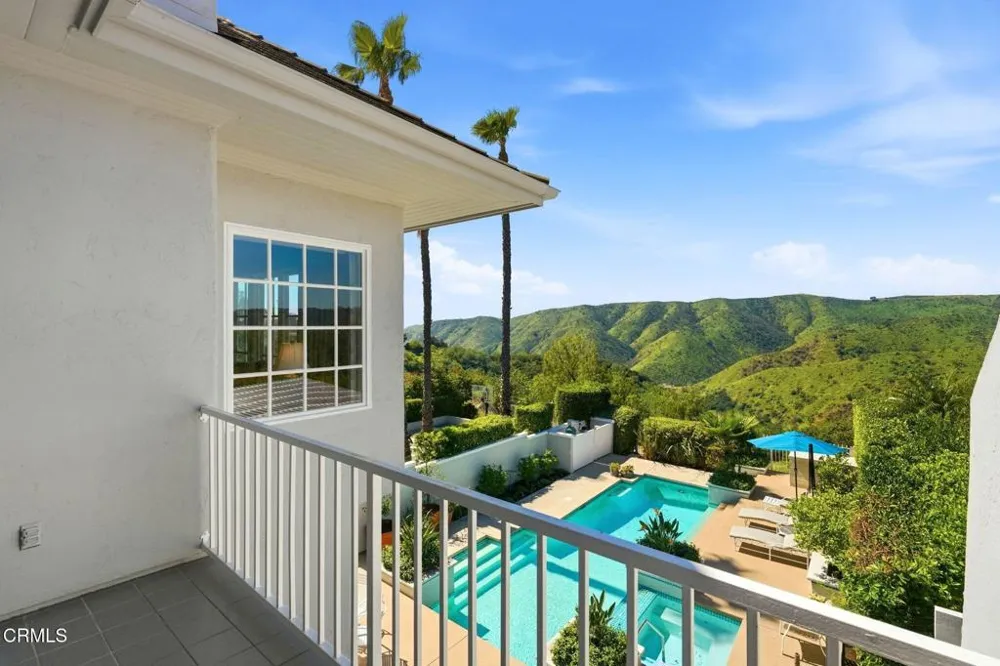 2317 Canyonback Road Los Angeles, CA 90049