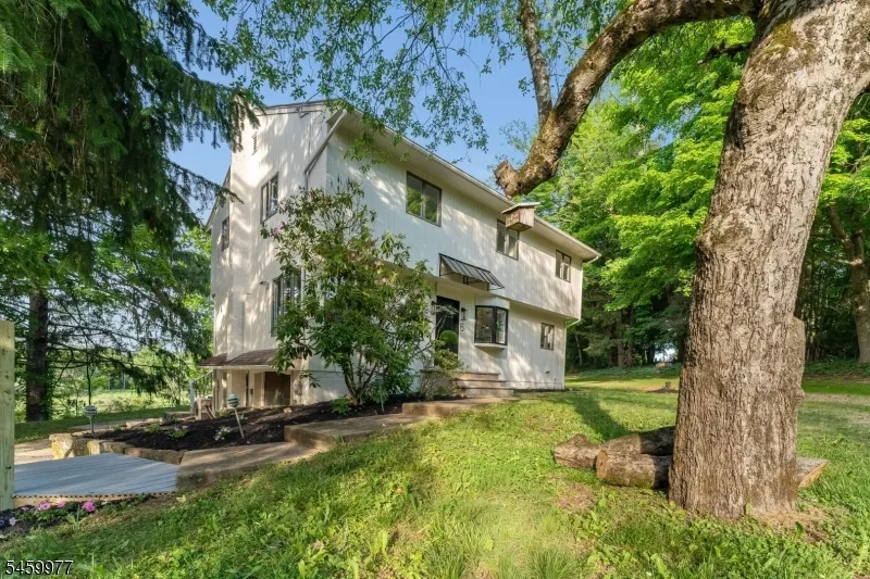 6 RACE STREET Union, NJ 08867