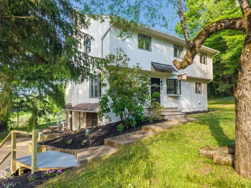 6 RACE STREET Union, NJ 08867