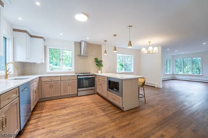 6 RACE STREET Union, NJ 08867