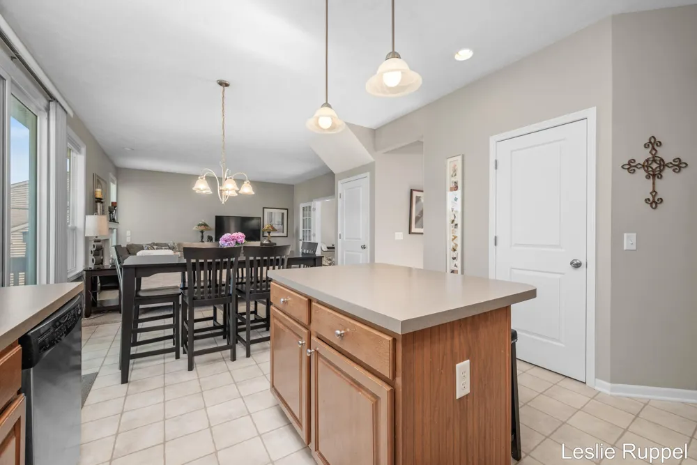 2643 Arbor Chase Drive NE Grand Rapids, MI 49525