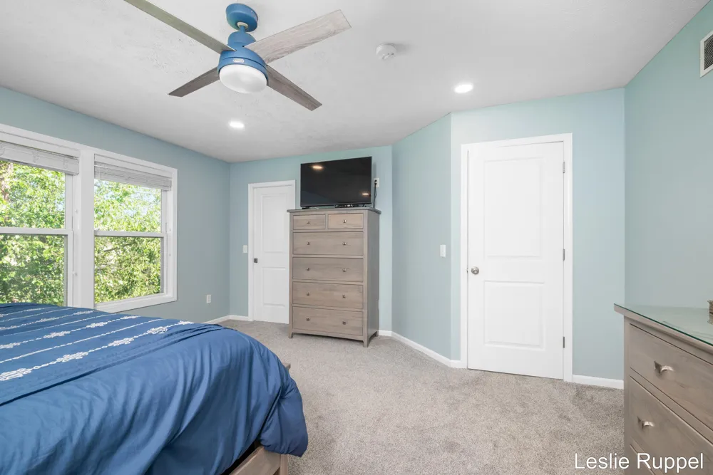 2643 Arbor Chase Drive NE Grand Rapids, MI 49525