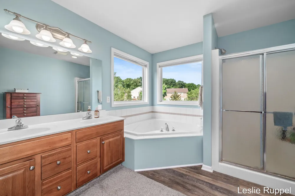 2643 Arbor Chase Drive NE Grand Rapids, MI 49525
