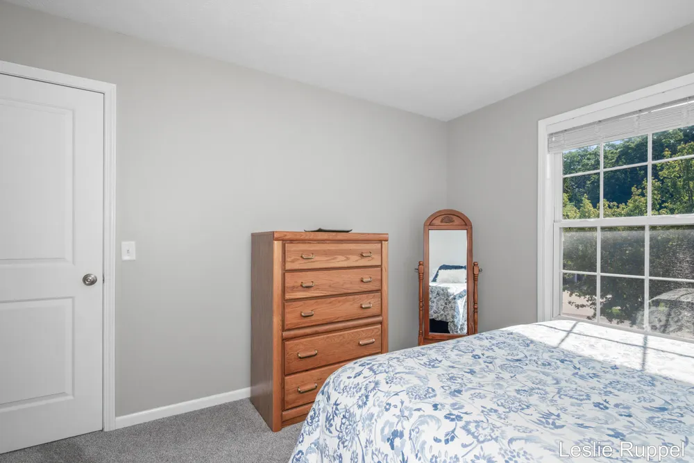 2643 Arbor Chase Drive NE Grand Rapids, MI 49525