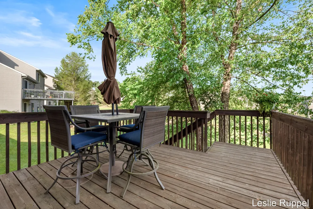 2643 Arbor Chase Drive NE Grand Rapids, MI 49525