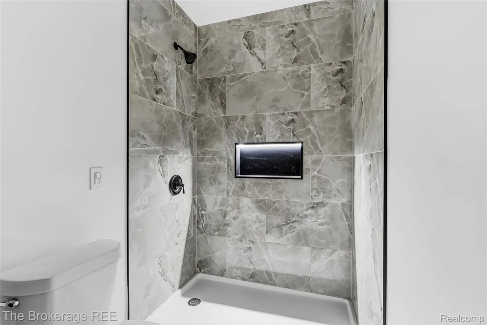 10199 Edgewood Drive Grand Blanc Charter Township, MI 48439