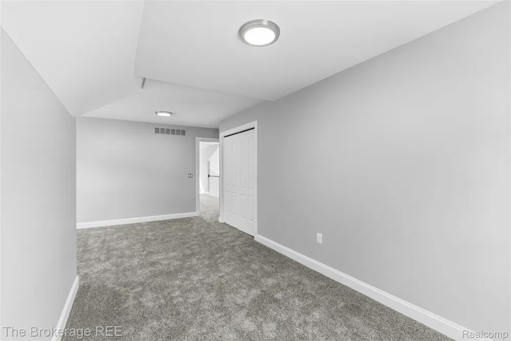 10199 Edgewood Drive Grand Blanc Charter Township, MI 48439