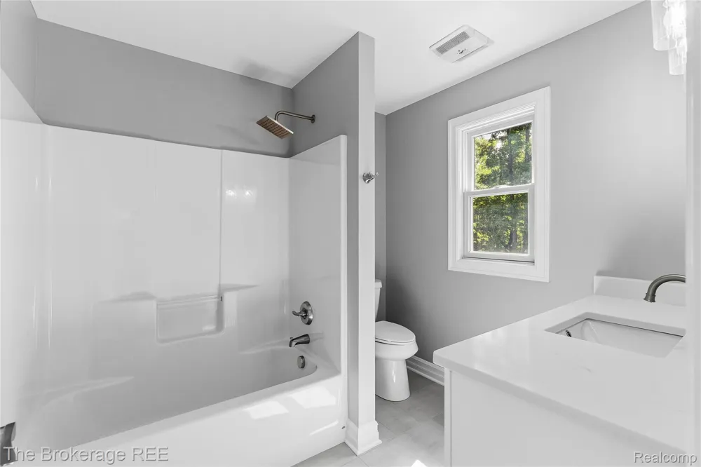 10199 Edgewood Drive Grand Blanc Charter Township, MI 48439