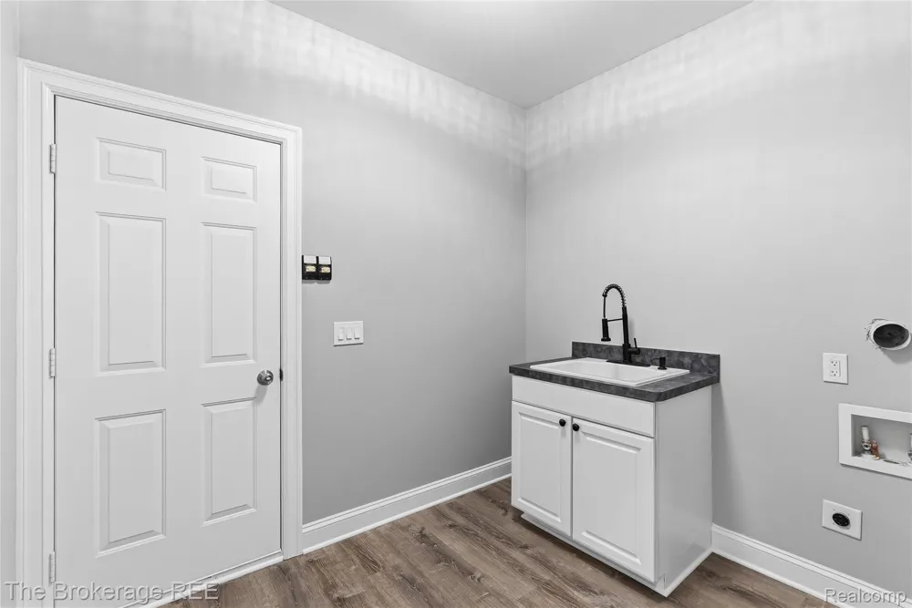 10199 Edgewood Drive Grand Blanc Charter Township, MI 48439