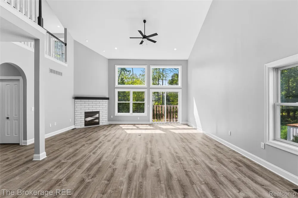 10199 Edgewood Drive Grand Blanc Charter Township, MI 48439
