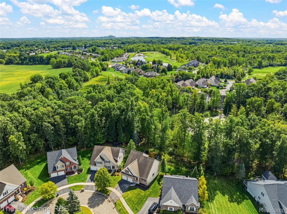 10199 Edgewood Drive Grand Blanc Charter Township, MI 48439