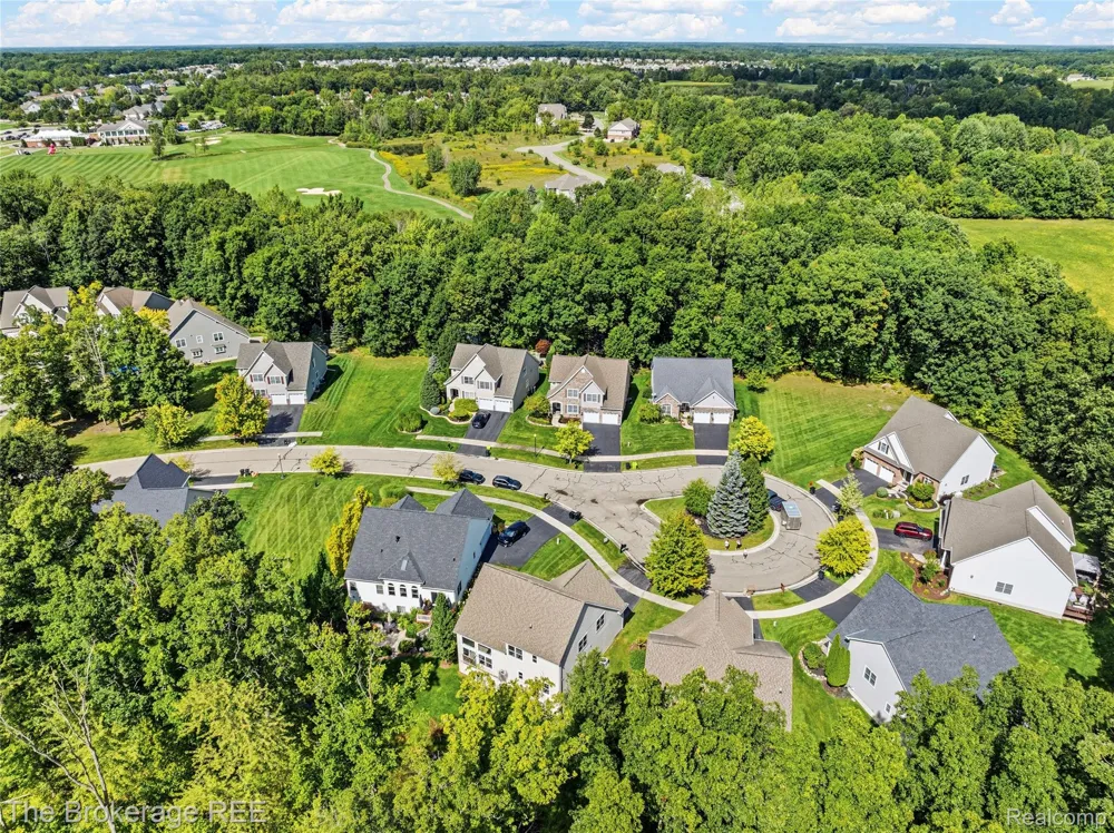 10199 Edgewood Drive Grand Blanc Charter Township, MI 48439