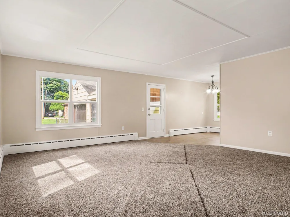 208 W Wayne Street Durand City, MI 48429